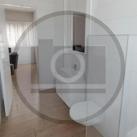 Awesome Apartment In Zadar With Wifi Apartamento *